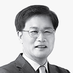 The portrait photo of Choi Seok Mun, KB Financial Group